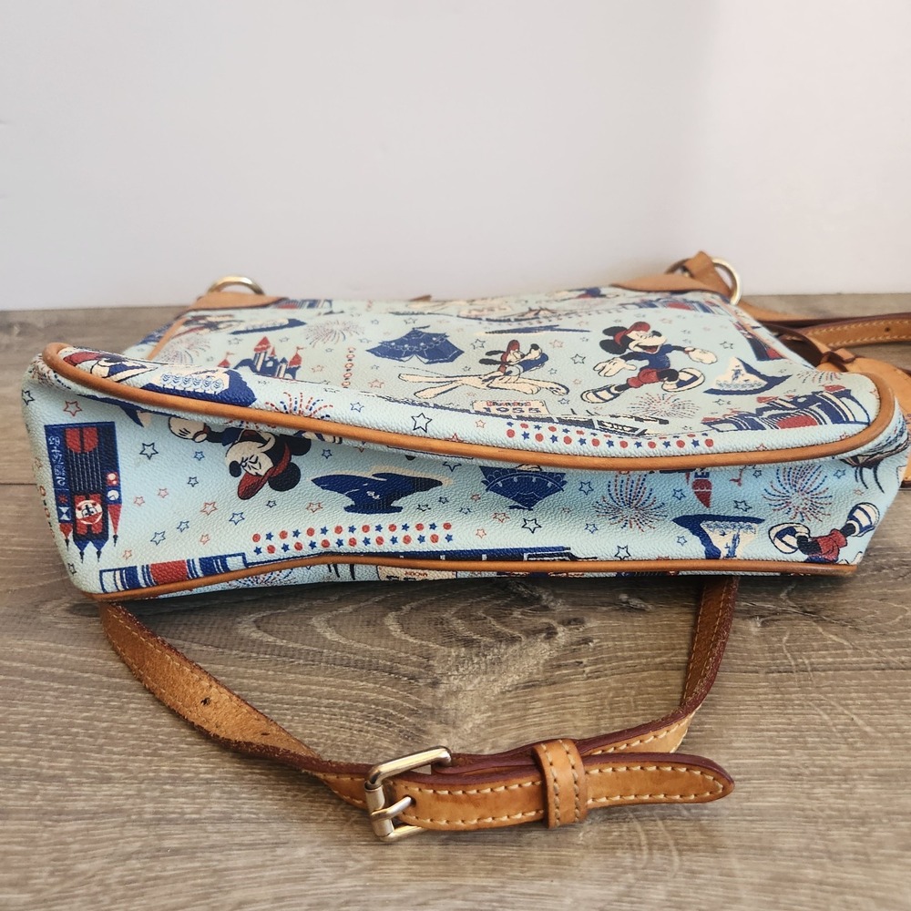 Dooney & Bourke 2016 Disney Parks 1/2 Marathon Weekend Crossbody Bag Purse Tote - Picture 6 of 16